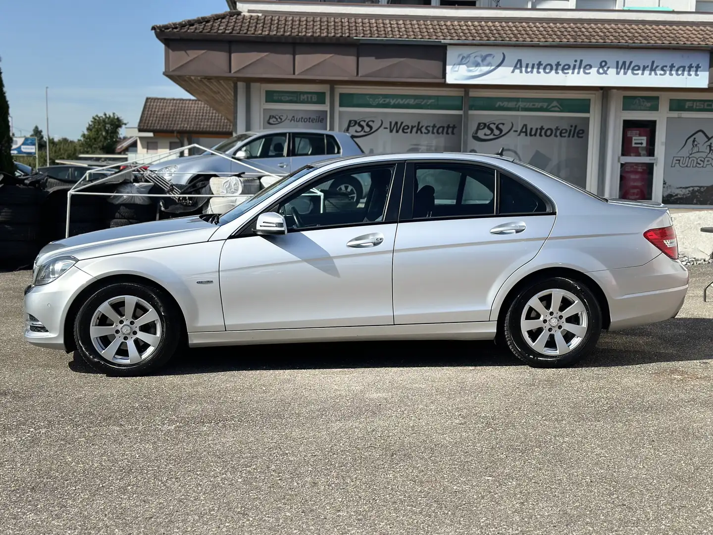 Mercedes-Benz C 180 C 180 CDI BlueEfficiency (204.000) Grau - 2