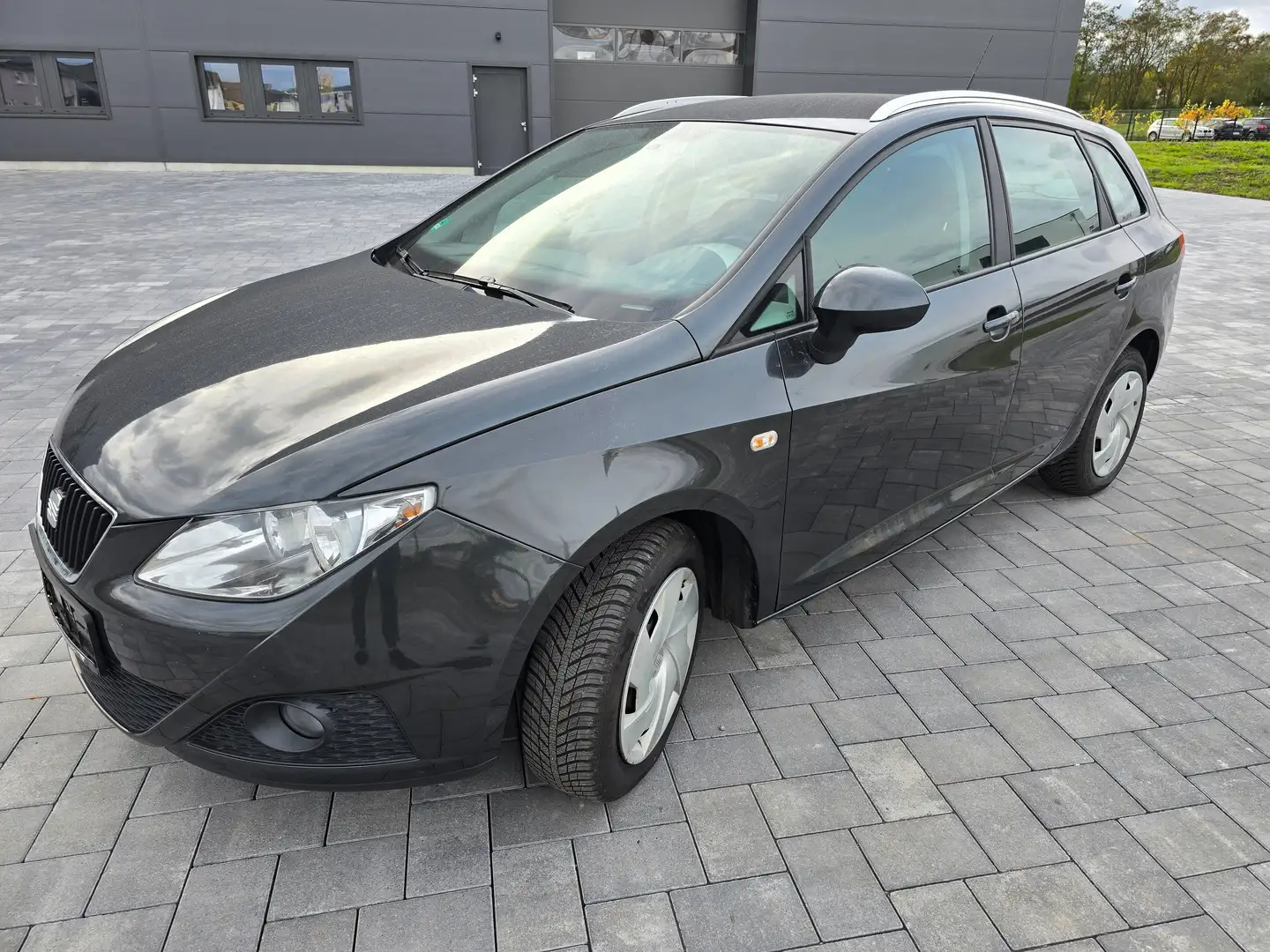 SEAT Ibiza Style Grau - 1