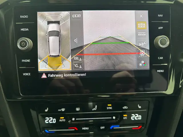 Volkswagen Passat view 10