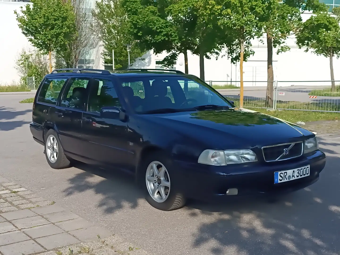 Volvo V70 2.5 D TDI Automatik - 1 Vorbesitzer & Serviceheft Bleu - 2