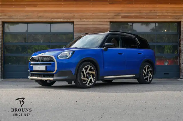 MINI Countryman E Favoured XL 66.5 kWh | HUD| Pano | Trekh. | Harman