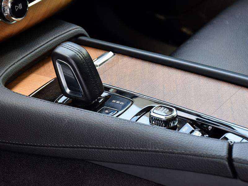 2021 Volvo XC90 Plug in Hybrid | Apple CarPlay | Panoramic Sunroof thumb 43