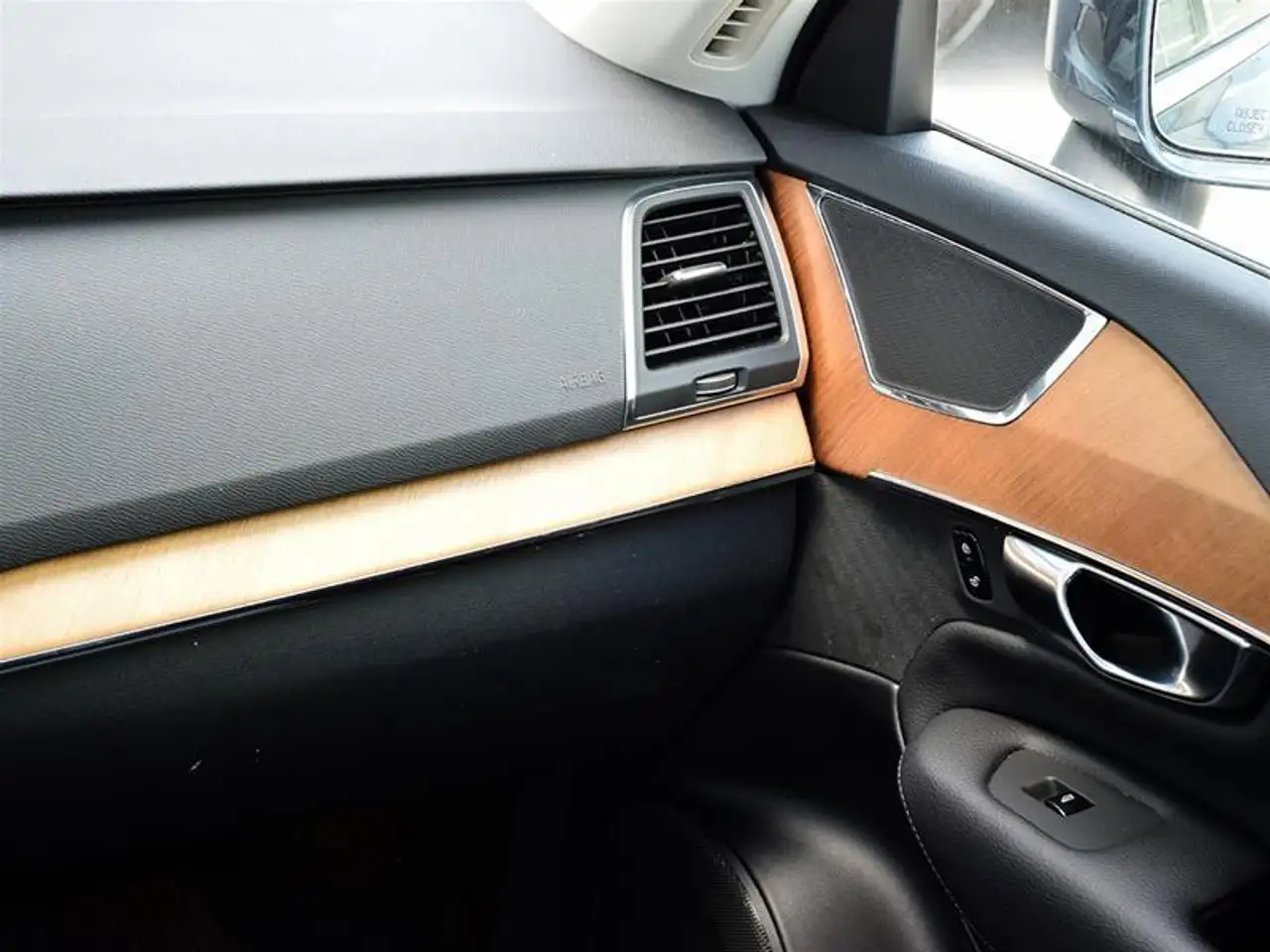 Volvo XC90 снимка Volvo XC90