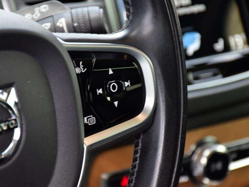2021 Volvo XC90 Plug in Hybrid | Apple CarPlay | Panoramic Sunroof thumb 42