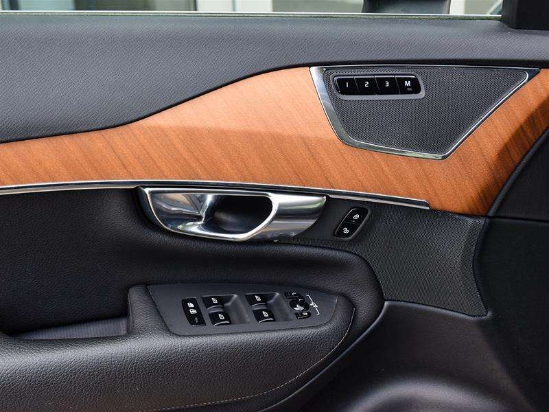 2021 Volvo XC90 Plug in Hybrid | Apple CarPlay | Panoramic Sunroof thumb 45