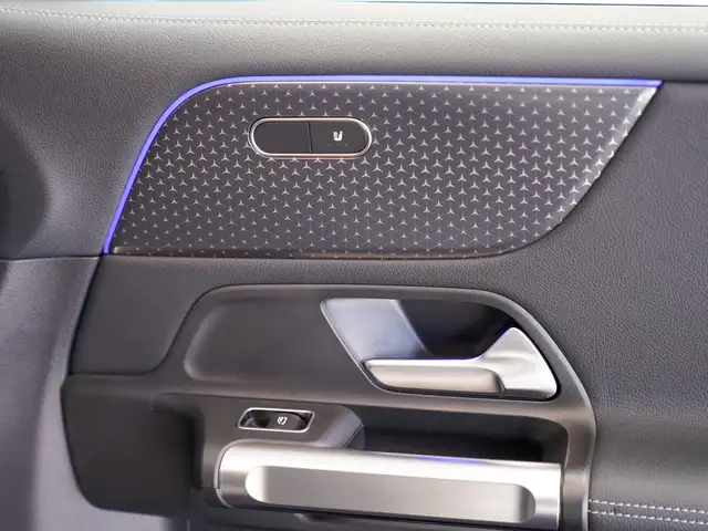 Mercedes-Benz EQB view 13