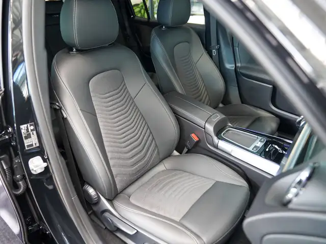Mercedes-Benz EQB view 10