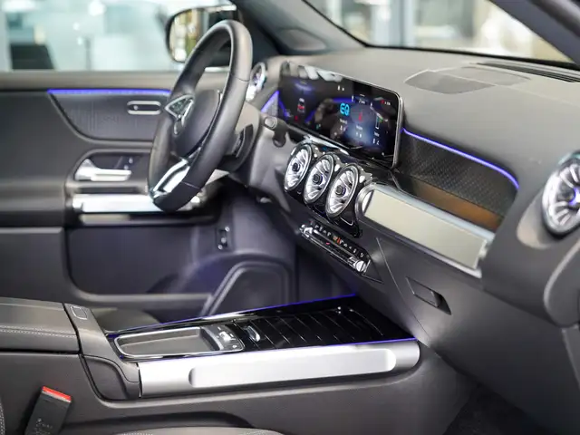 Mercedes-Benz EQB view 12