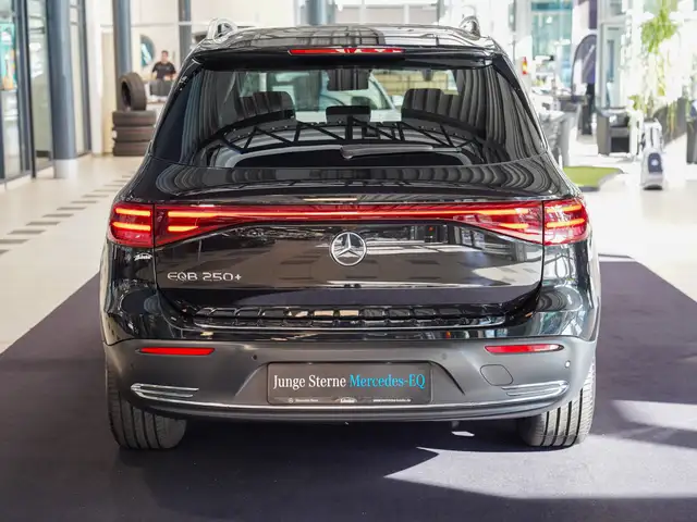 Mercedes-Benz EQB view 4