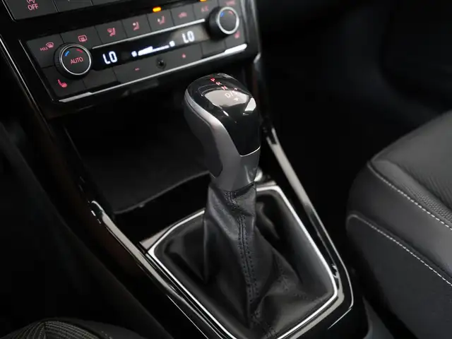Volkswagen T-Cross view 11