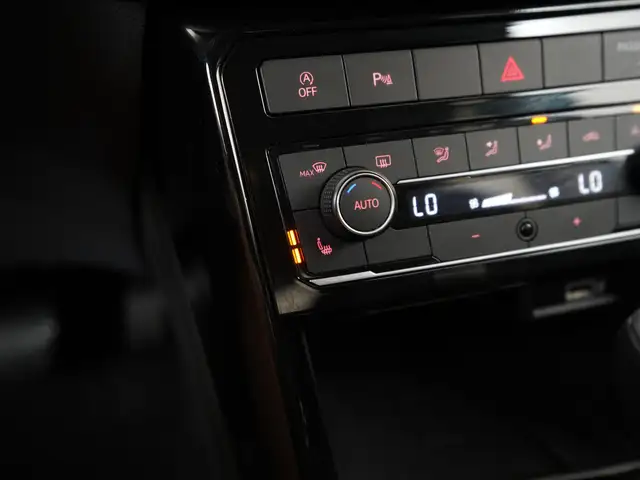 Volkswagen T-Cross view 13