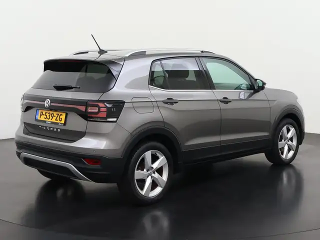 Volkswagen T-Cross view 5