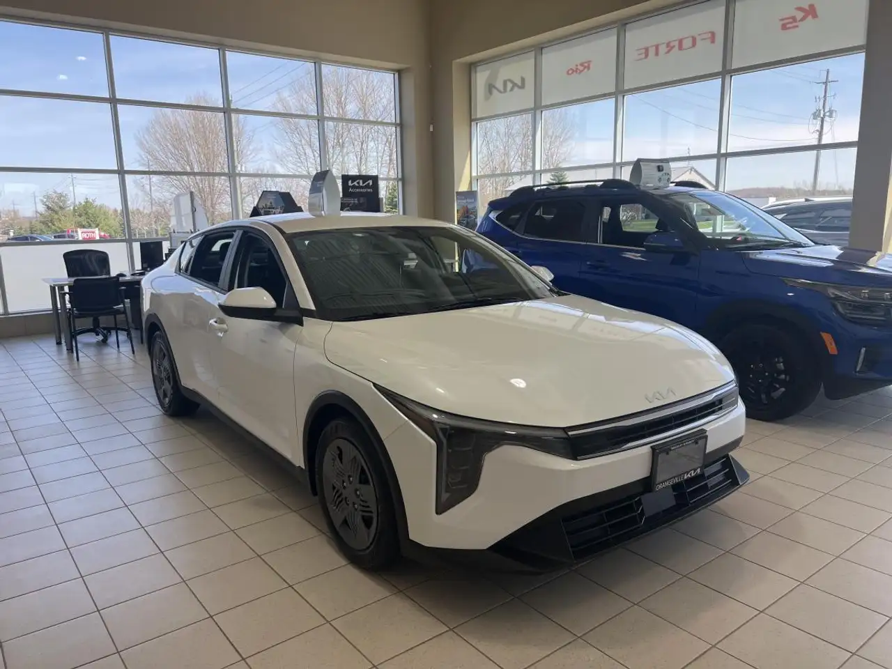 Kia K4 снимка Kia K4