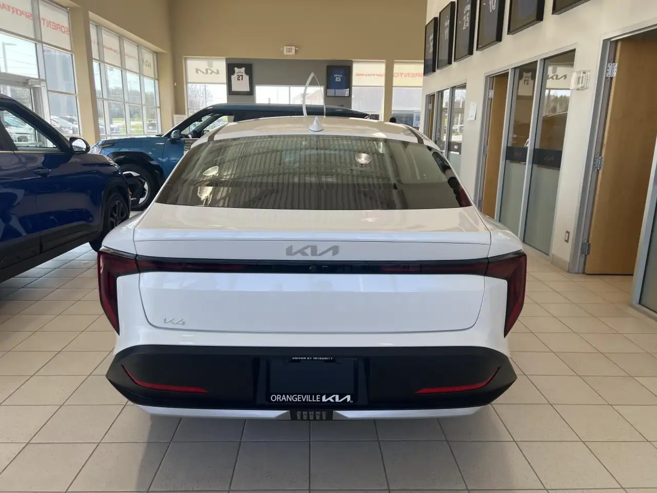 Kia K4 снимка Kia K4