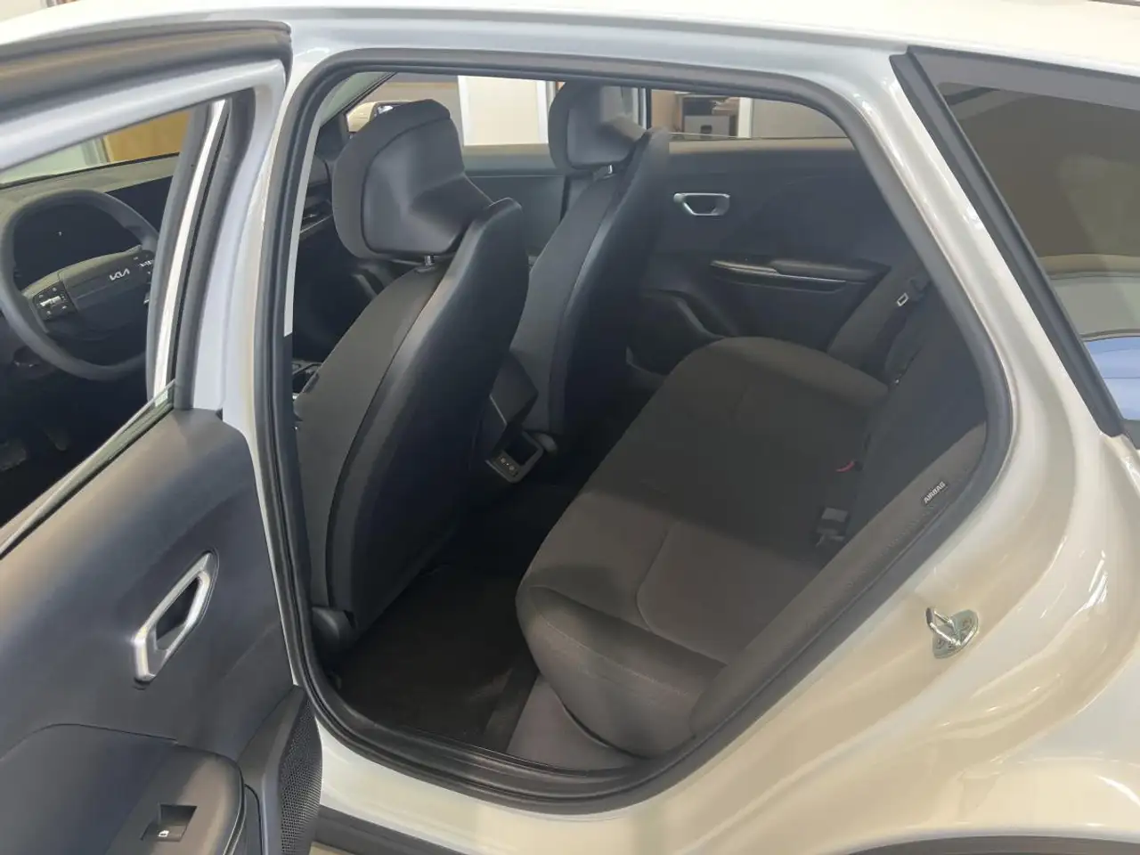 Kia K4 снимка Kia K4