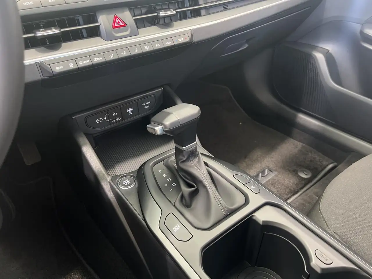 Kia K4 снимка Kia K4