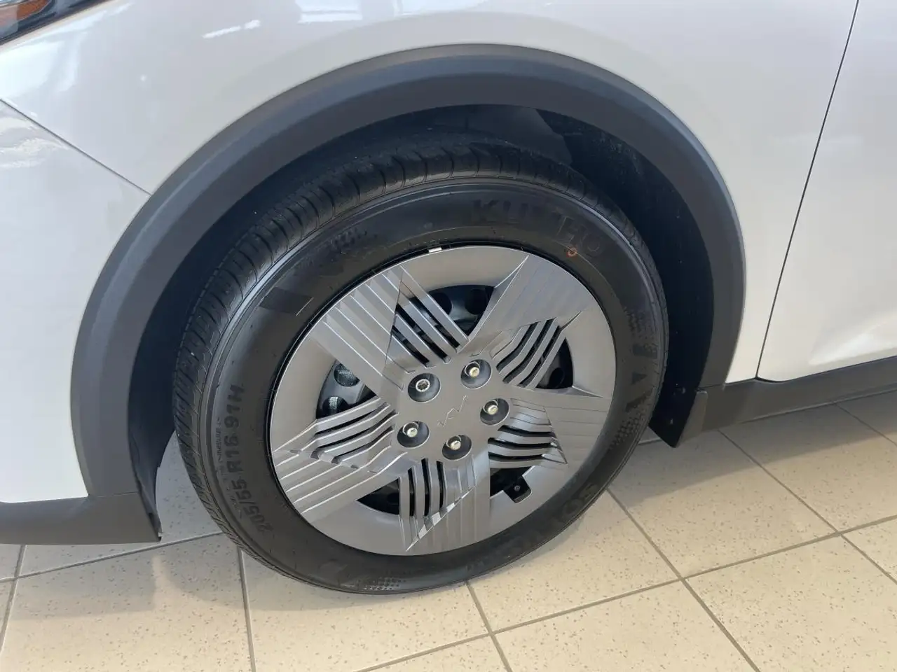 Kia K4 снимка Kia K4