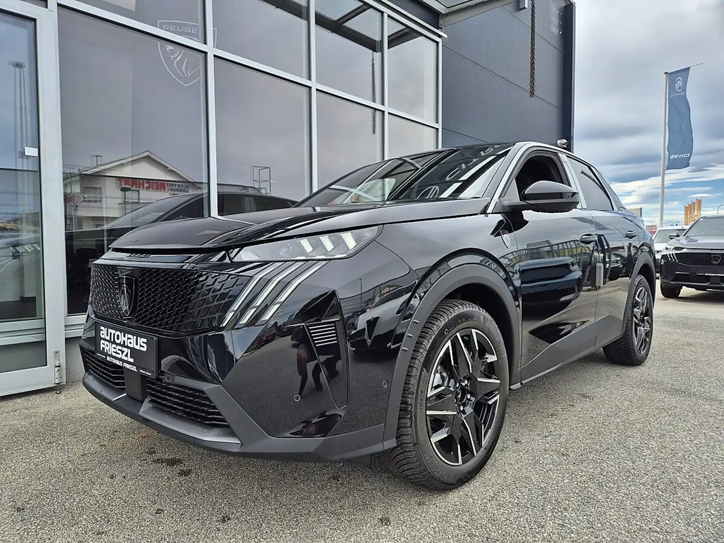 Peugeot 3008 1.2 Hybrid 145 GT Schwarz - 1