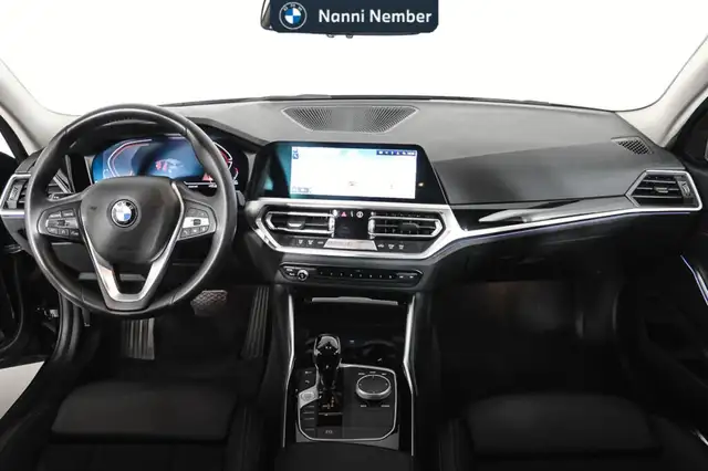 BMW 3 Series view 11