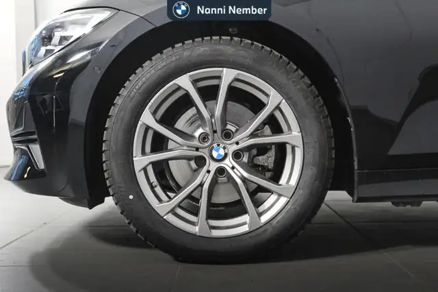 BMW 3 Series view 6