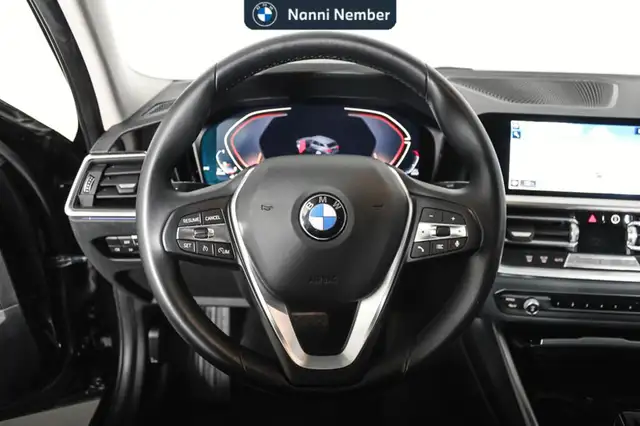 BMW 3 Series view 9