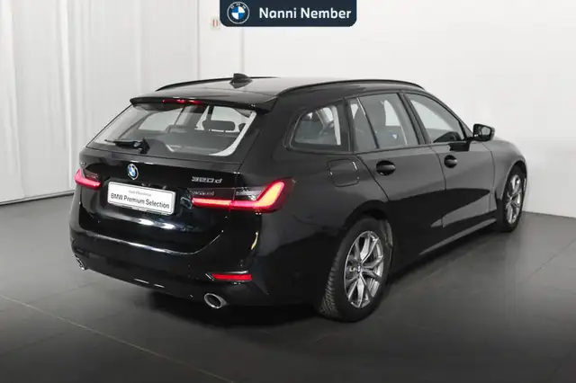 BMW 3 Series view 3