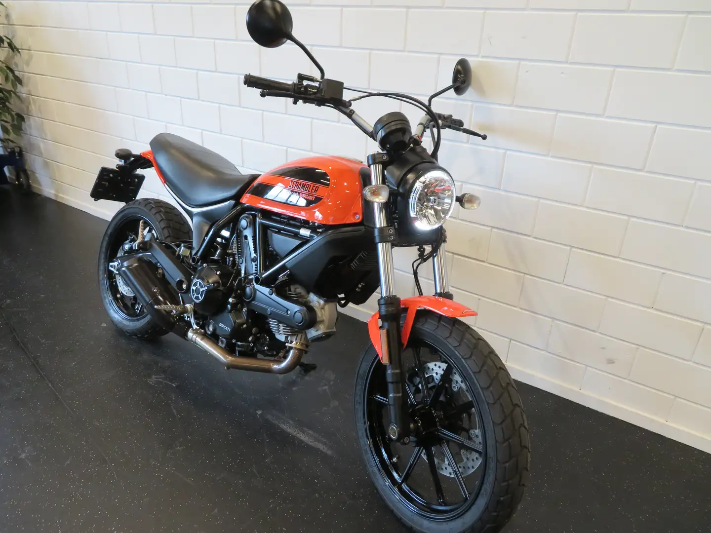 Ducati Scrambler SIXTY 2 NIEUWSTAAT! Portocaliu - 2