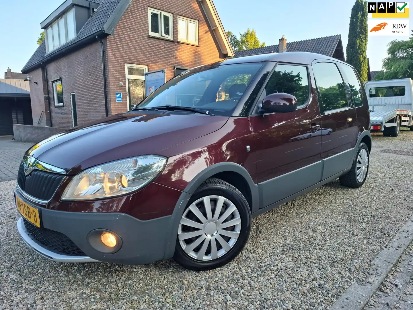 Skoda Roomster 1.2 TSI Ambition airco navi cruise elektrisch pakk Paars - 1