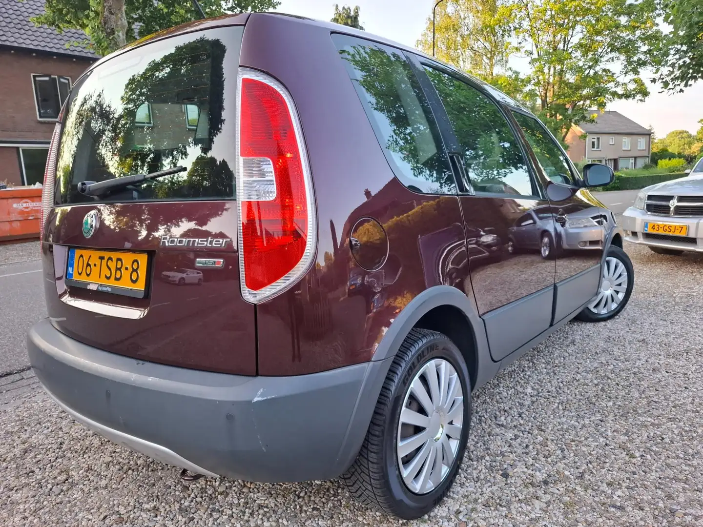 Skoda Roomster 1.2 TSI Ambition airco navi cruise elektrisch pakk Paars - 2