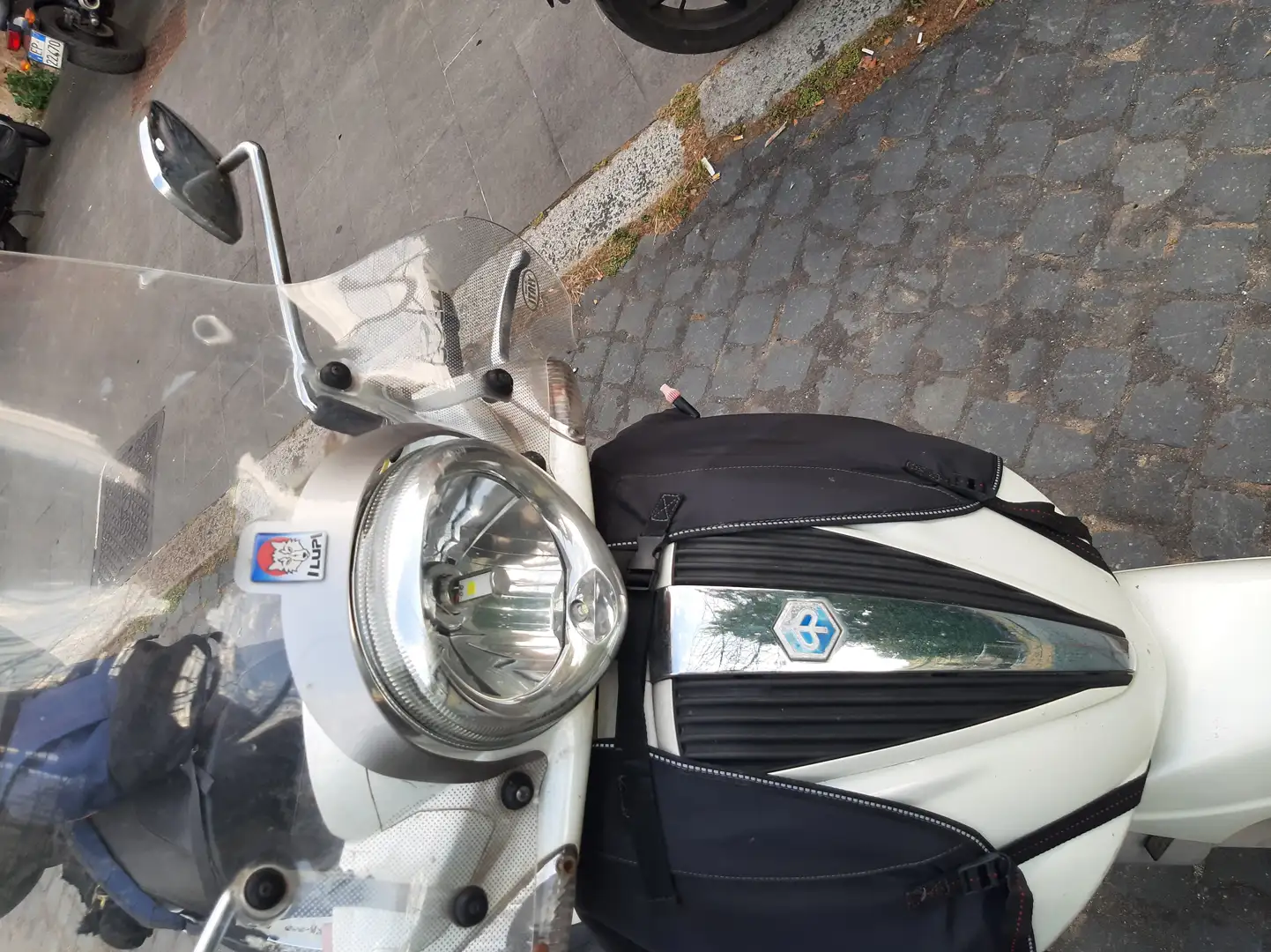 Piaggio Beverly 300 Tourer Wit - 1