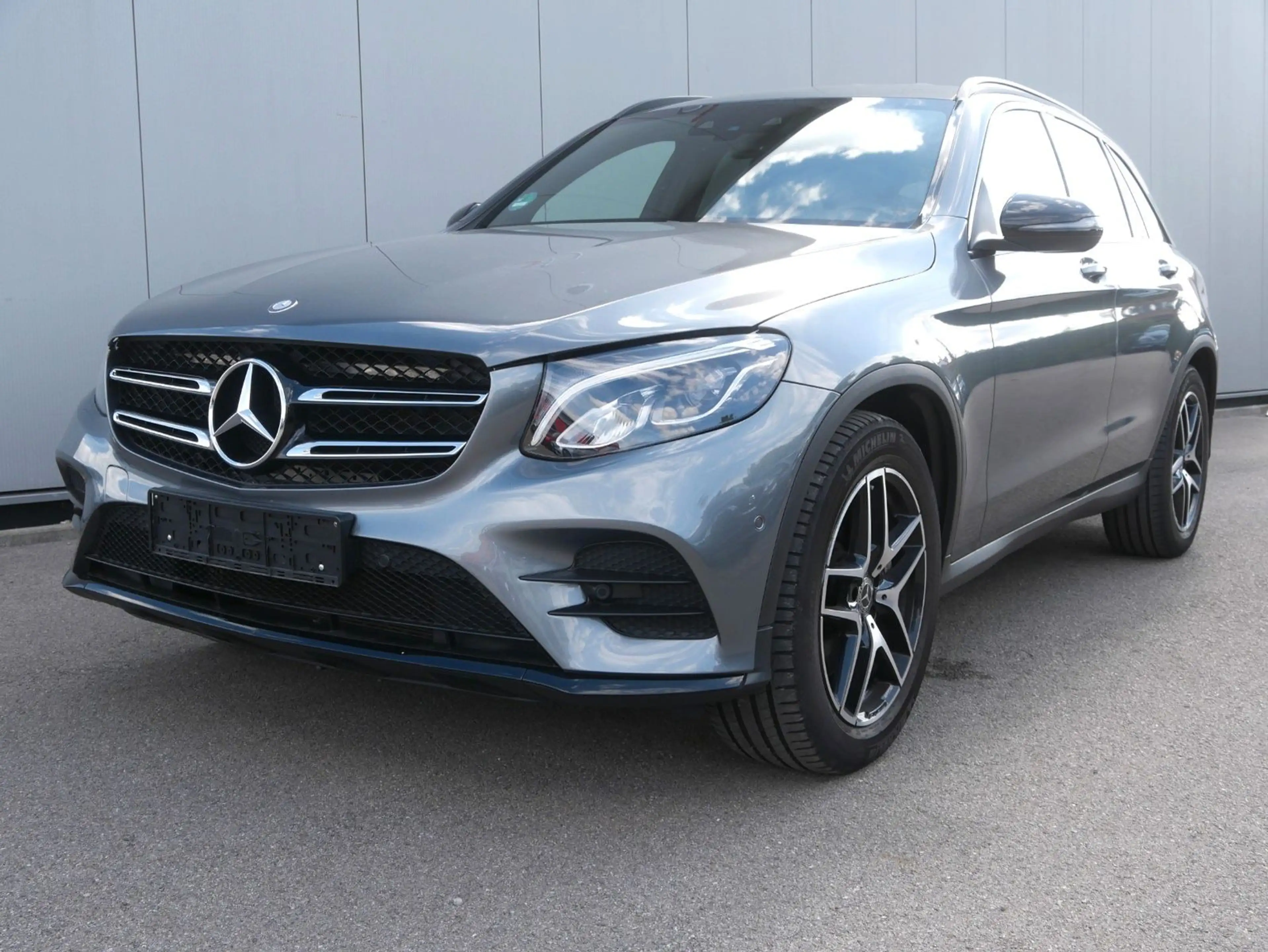 Mercedes-Benz GLC 250 d 4Matic AMG-Line NAVI/LED/HEAD-UP/AHK