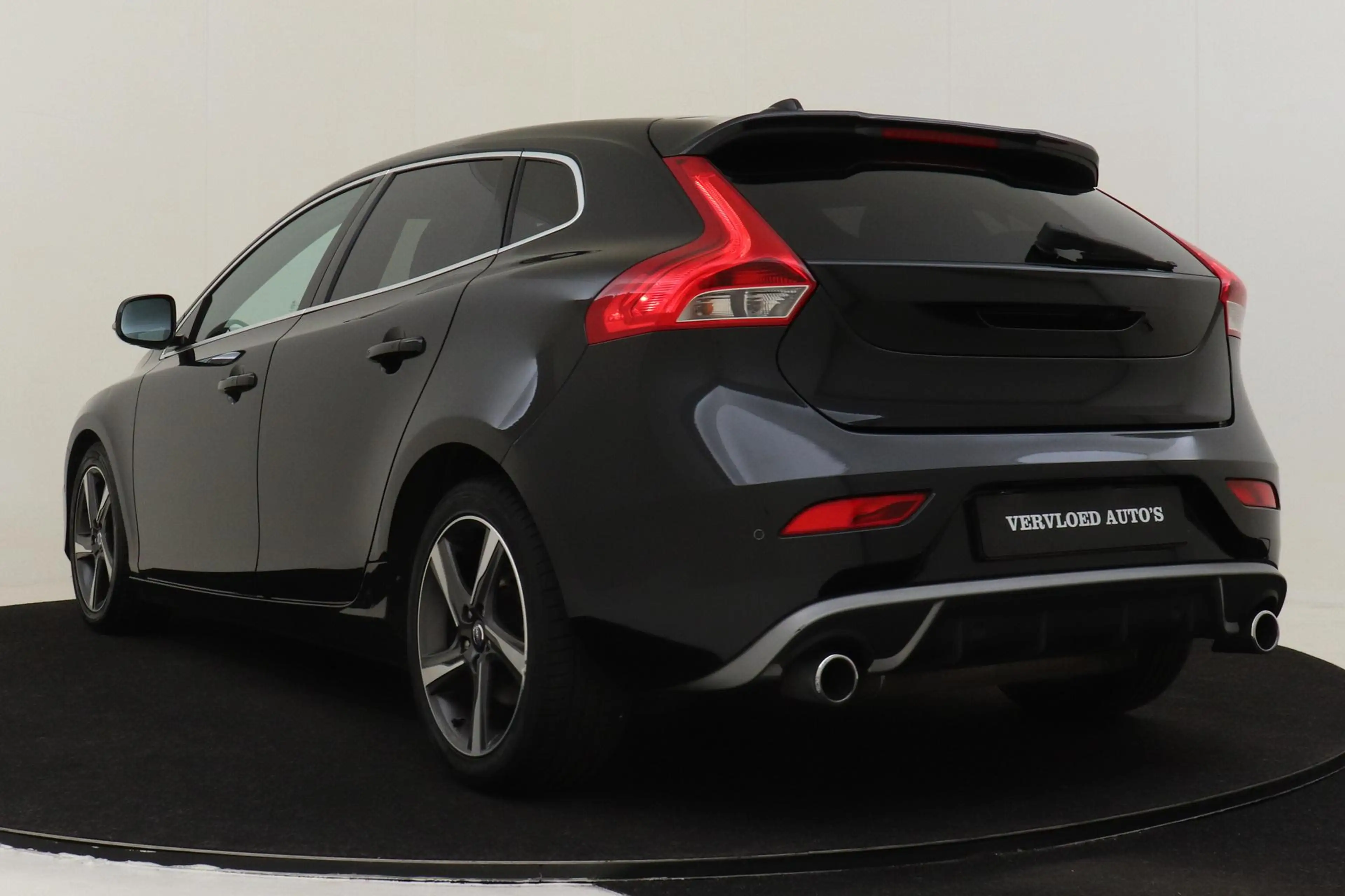Volvo V40 T3 R-DESIGN -PANO.DAK|PREMIUM-SOUND|POWER-SEATS|LE — photo 5