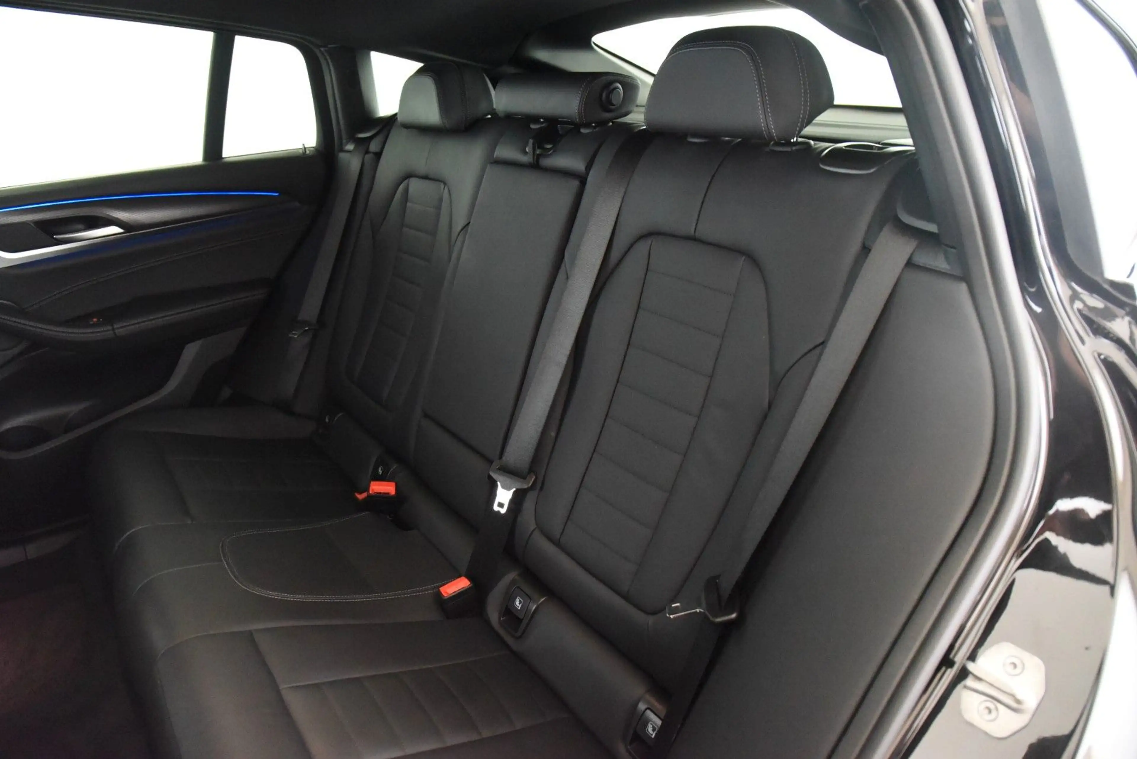 BMW X4 xDrive30d M Sport AHK DriveAssProf HiFi Leder — photo 6