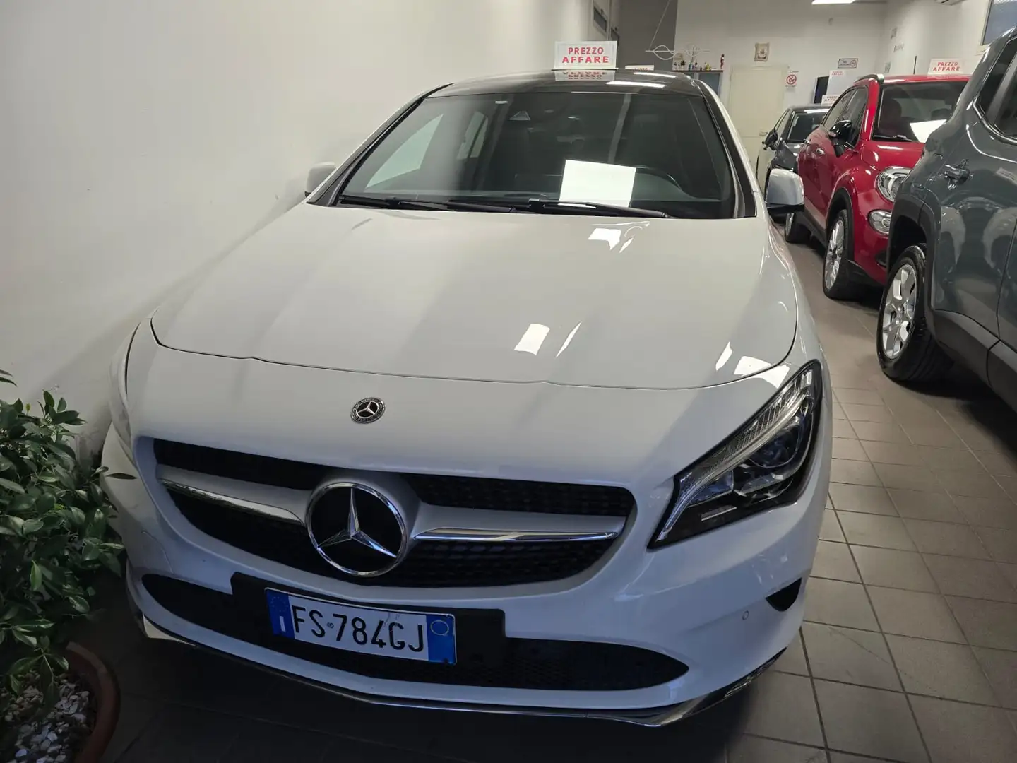 Mercedes-Benz CLA 220 CLA Shooting Brake 220 d amg 4matic auto FL Bianco - 2