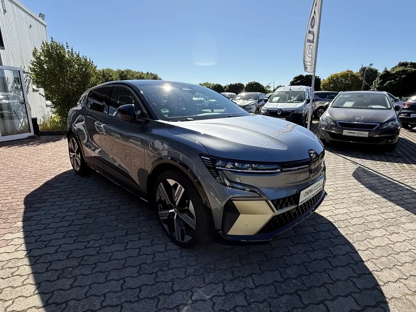 Renault Megane E-Tech 1. Hand 220PS Automatik Kamera Grau - 2