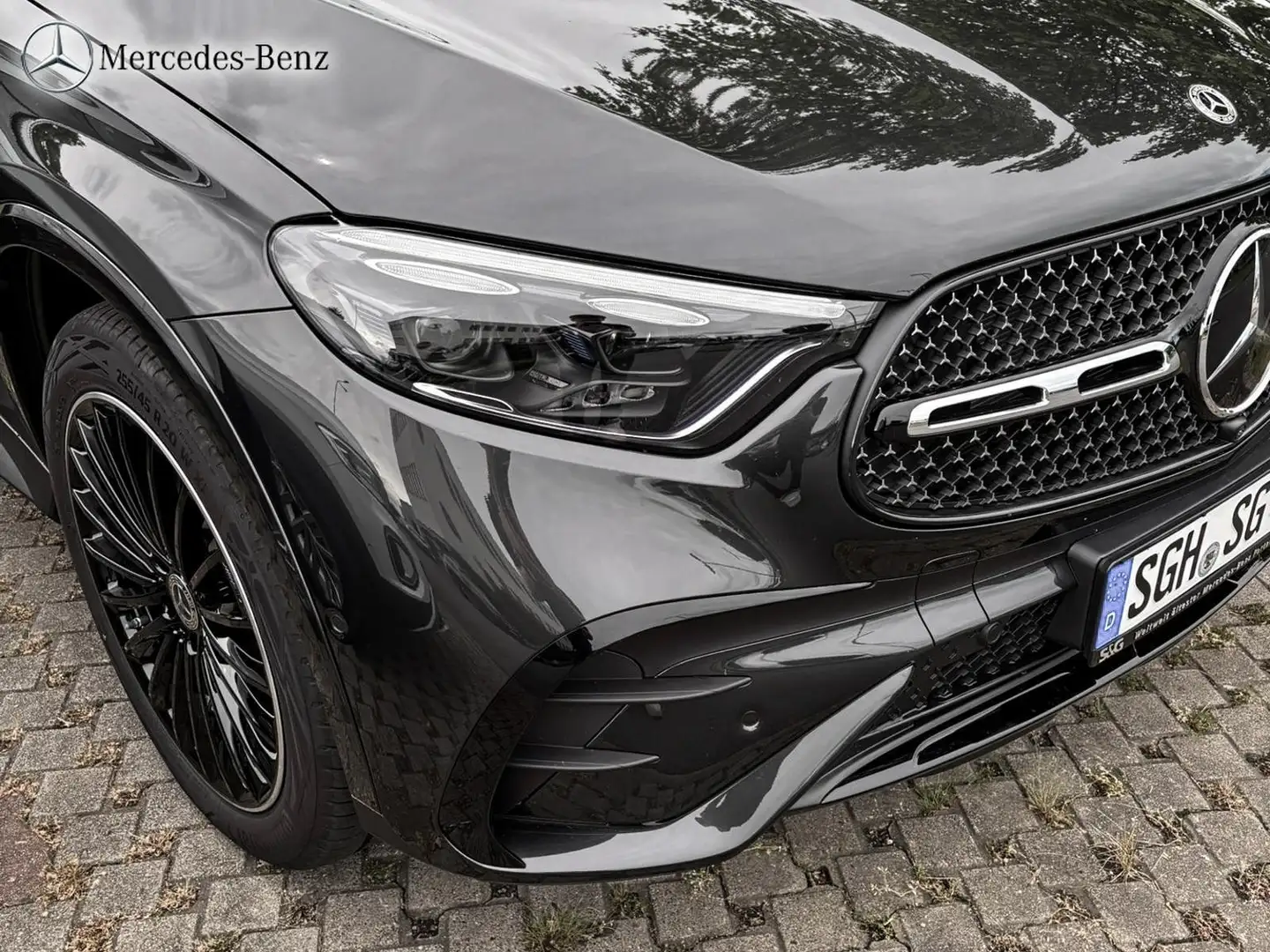Mercedes-Benz GLC 450 d 4M AMG MBUX+360°+DIG-LED+Pano+AHK+20LM Grau - 2