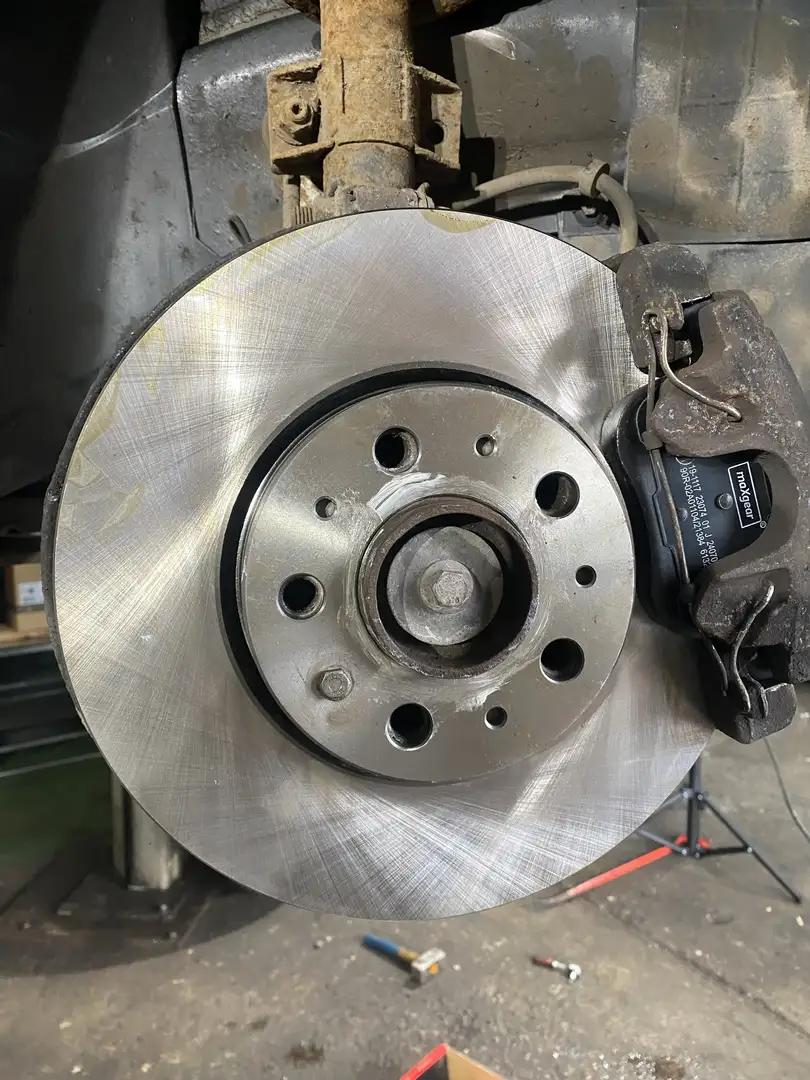 Volvo V70 2.4 Comfort 1.Han/Klima/CD/Leder/LM+M&S/TÜV NEU Noir - 1