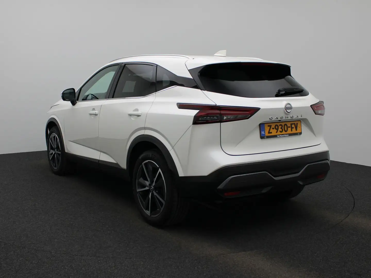 Nissan Qashqai 1.3 MHEV Xtronic Tekna | Automaat | Panorama-dak | Wit - 2