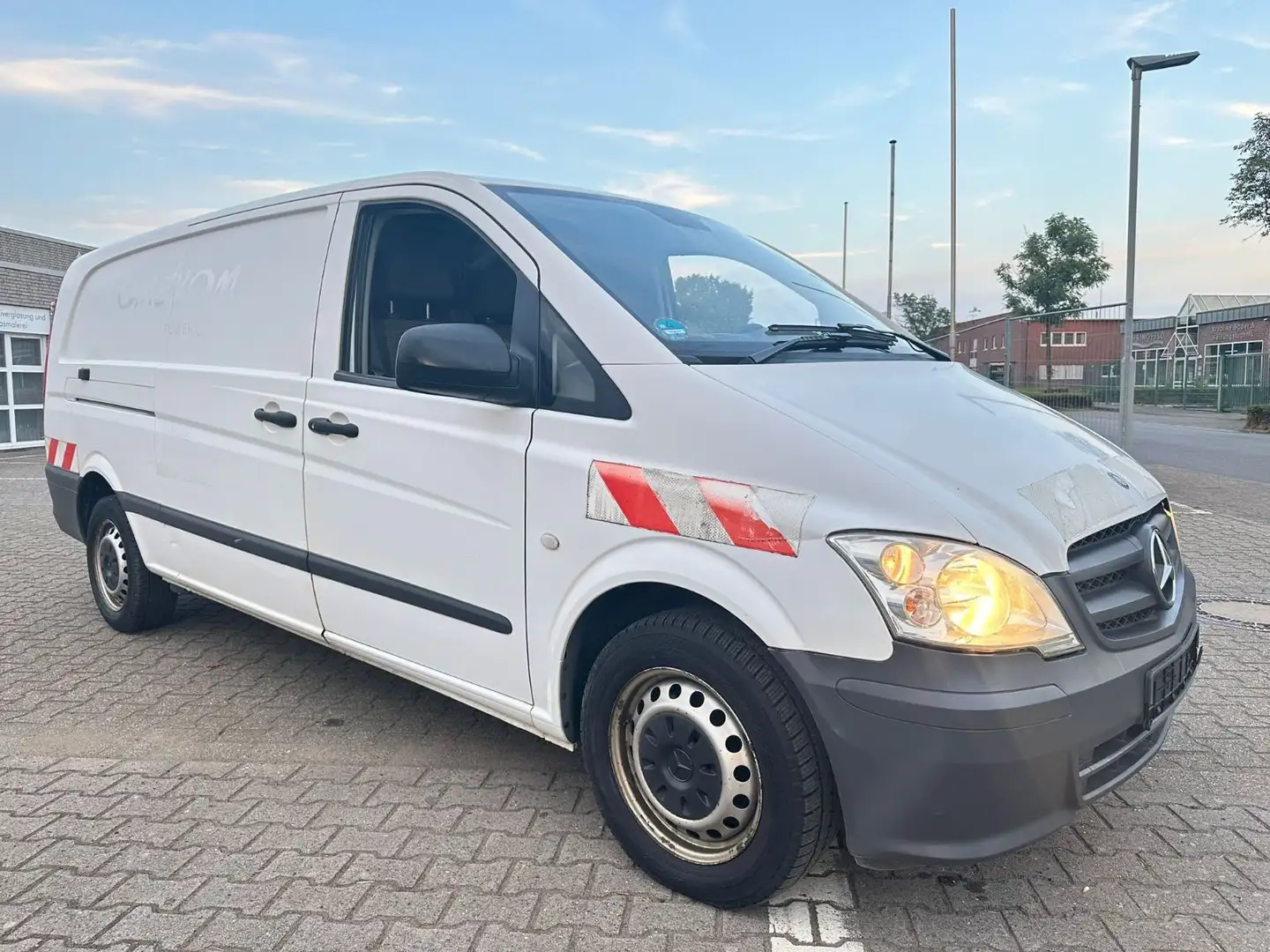 Mercedes-Benz Vito *113CDI*Extralang*Klima*Mit Sortimo-Regale* Weiß - 2