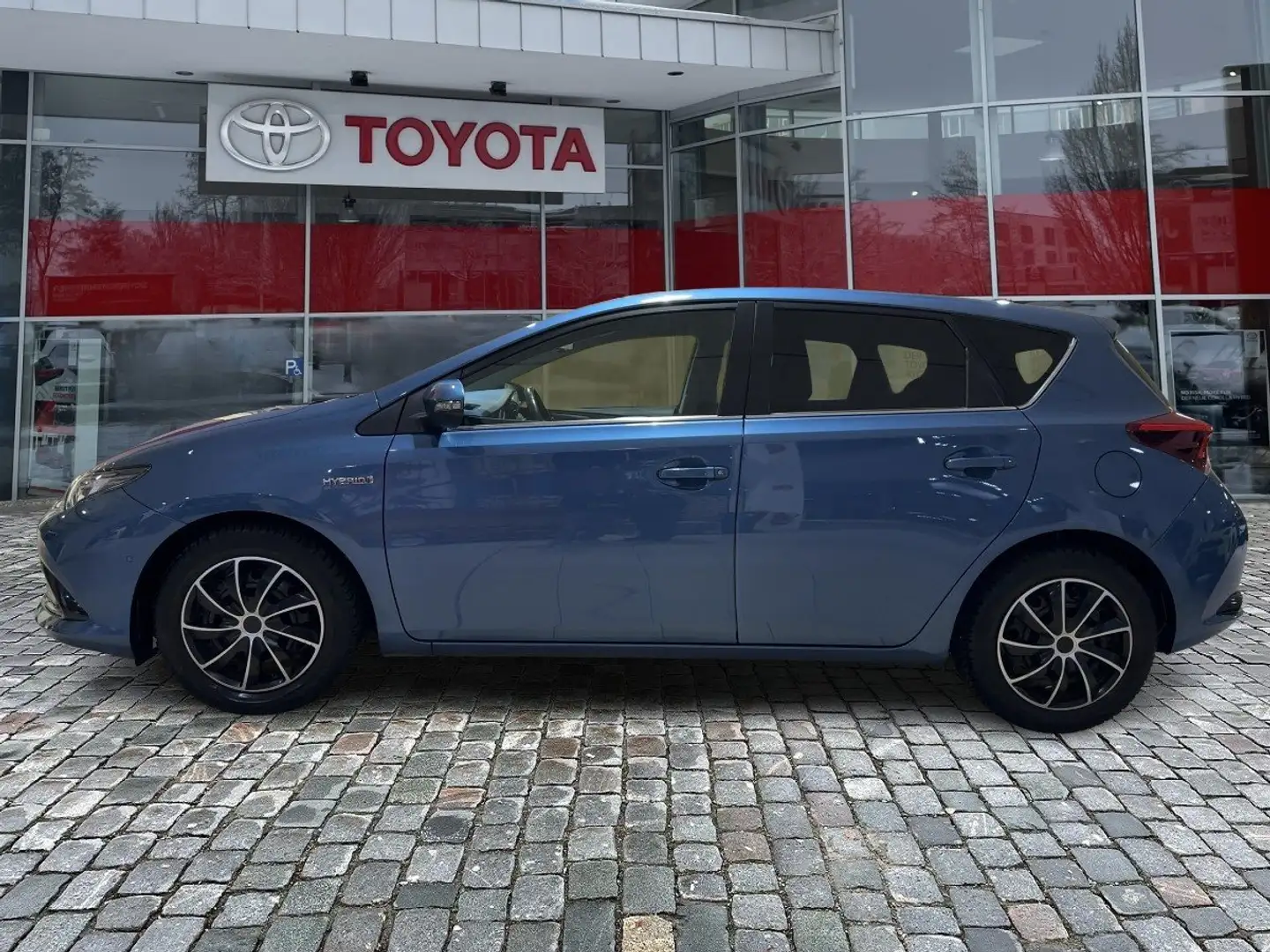 Toyota Auris 1.8 Team D wenig KM*Top Gebrauchter Blau - 2