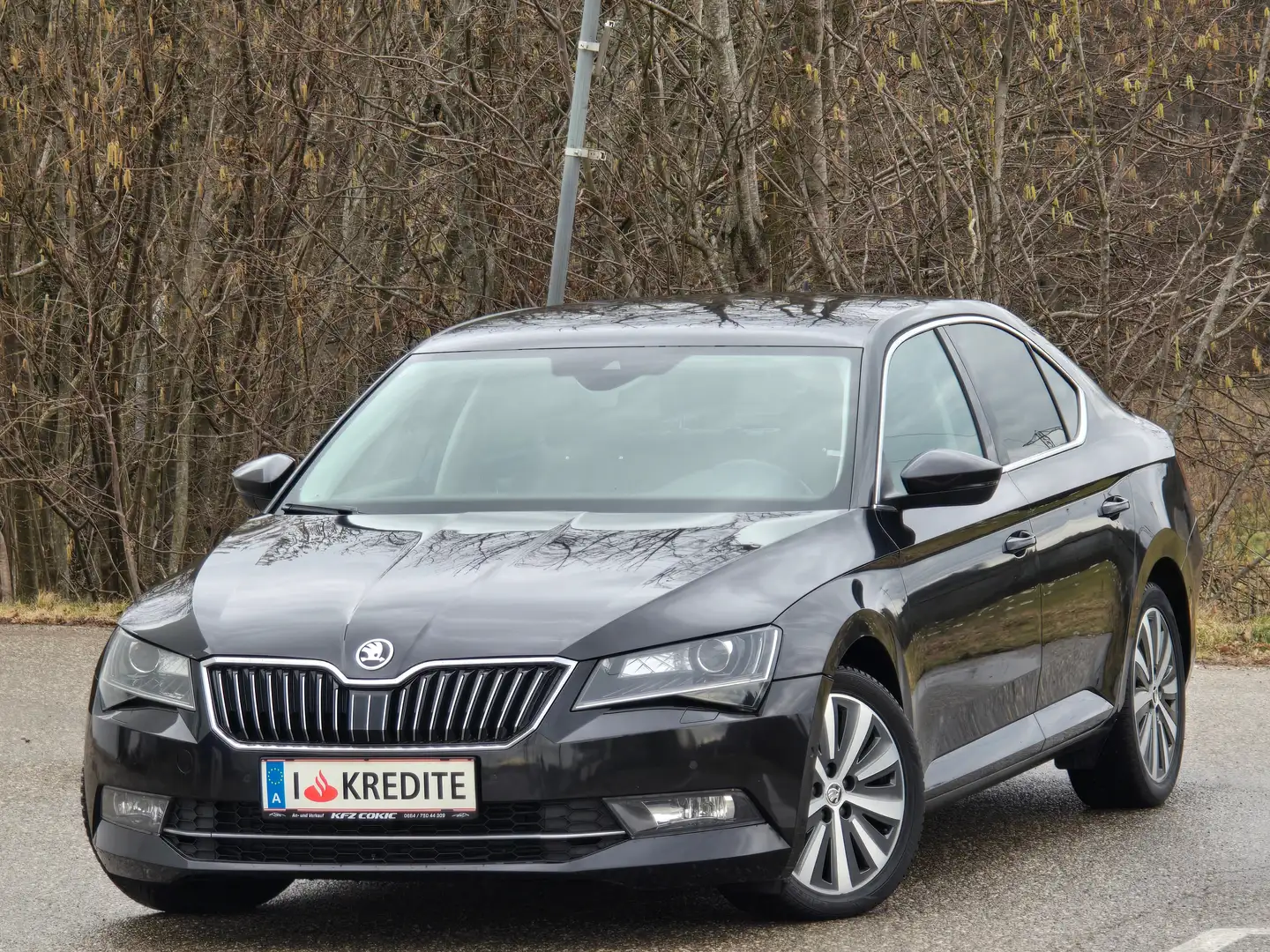 Skoda Superb Active Top* Kredit* Navi* Memory Paket* Tempomat* Schwarz - 1