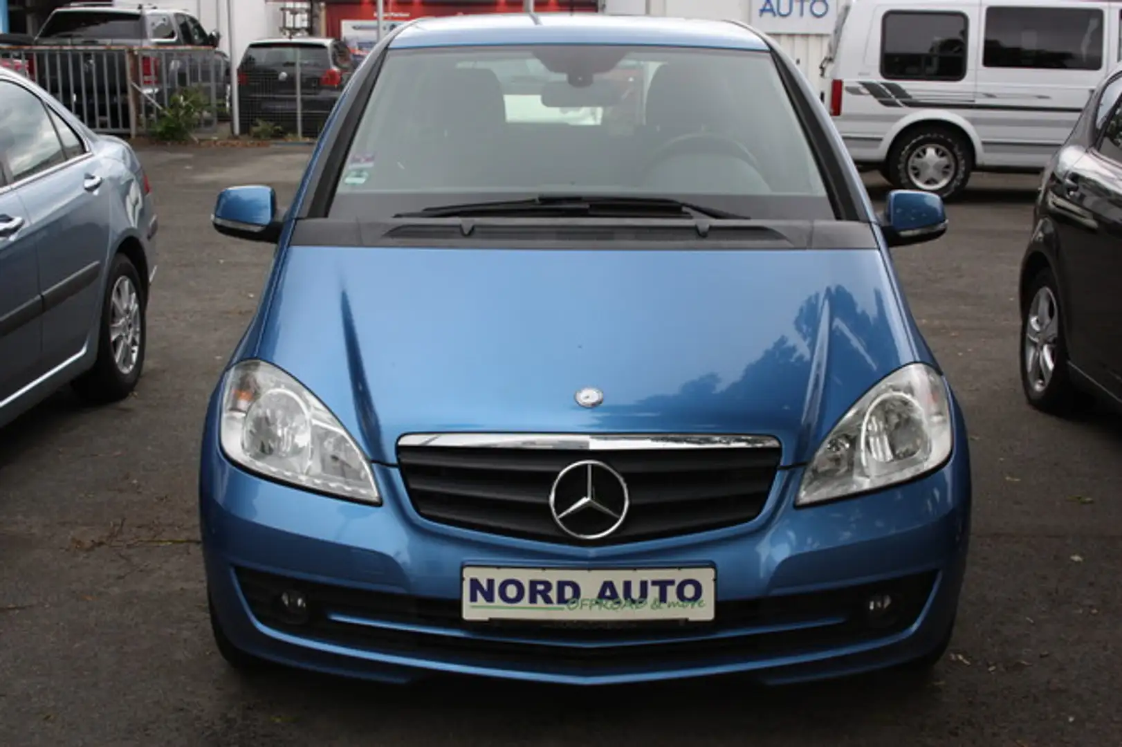 Mercedes-Benz A 150 Autom. Klima/Sitzheizung/eFH Blau - 2