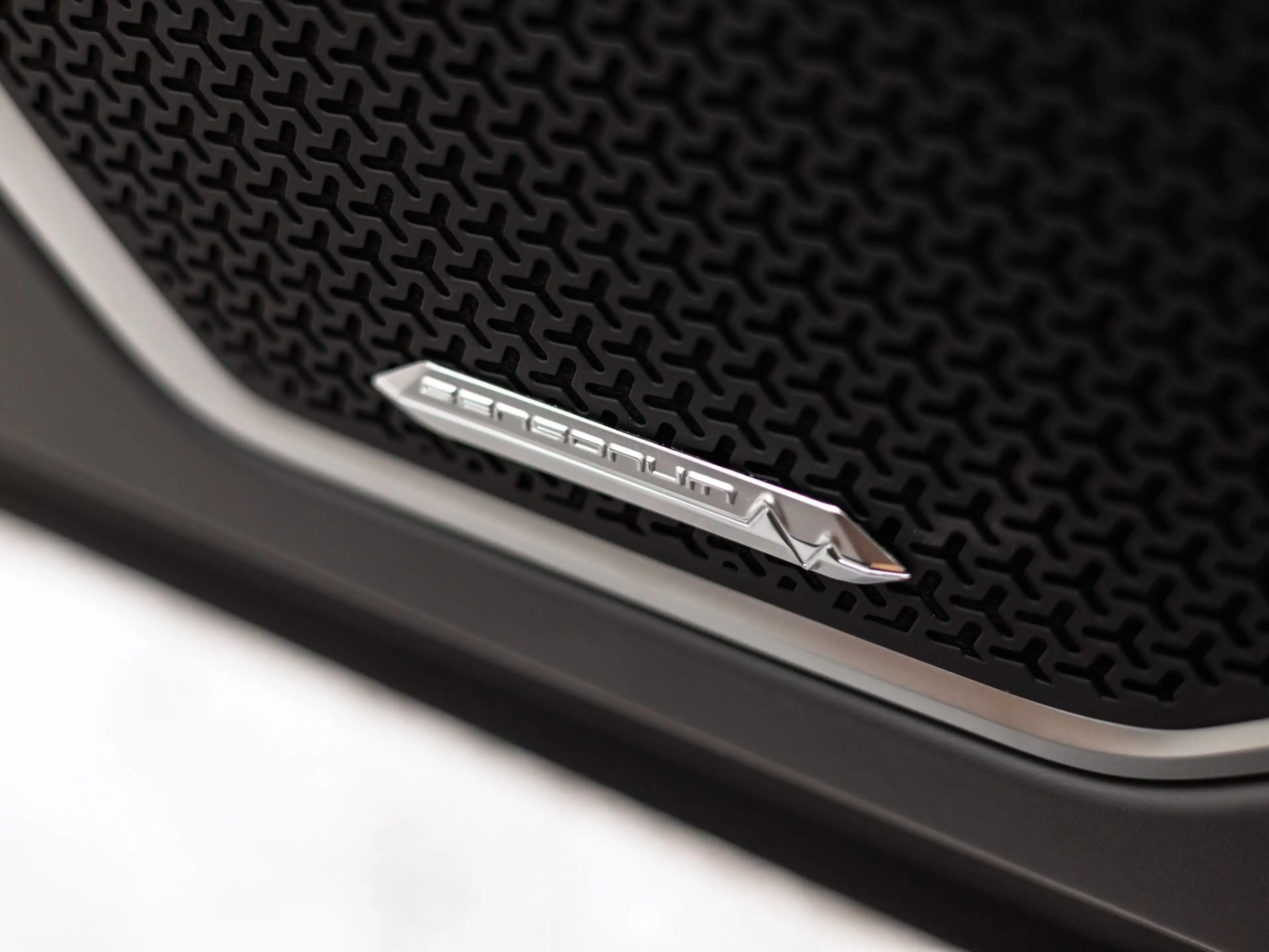 Lamborghini Urus SE — photo 14