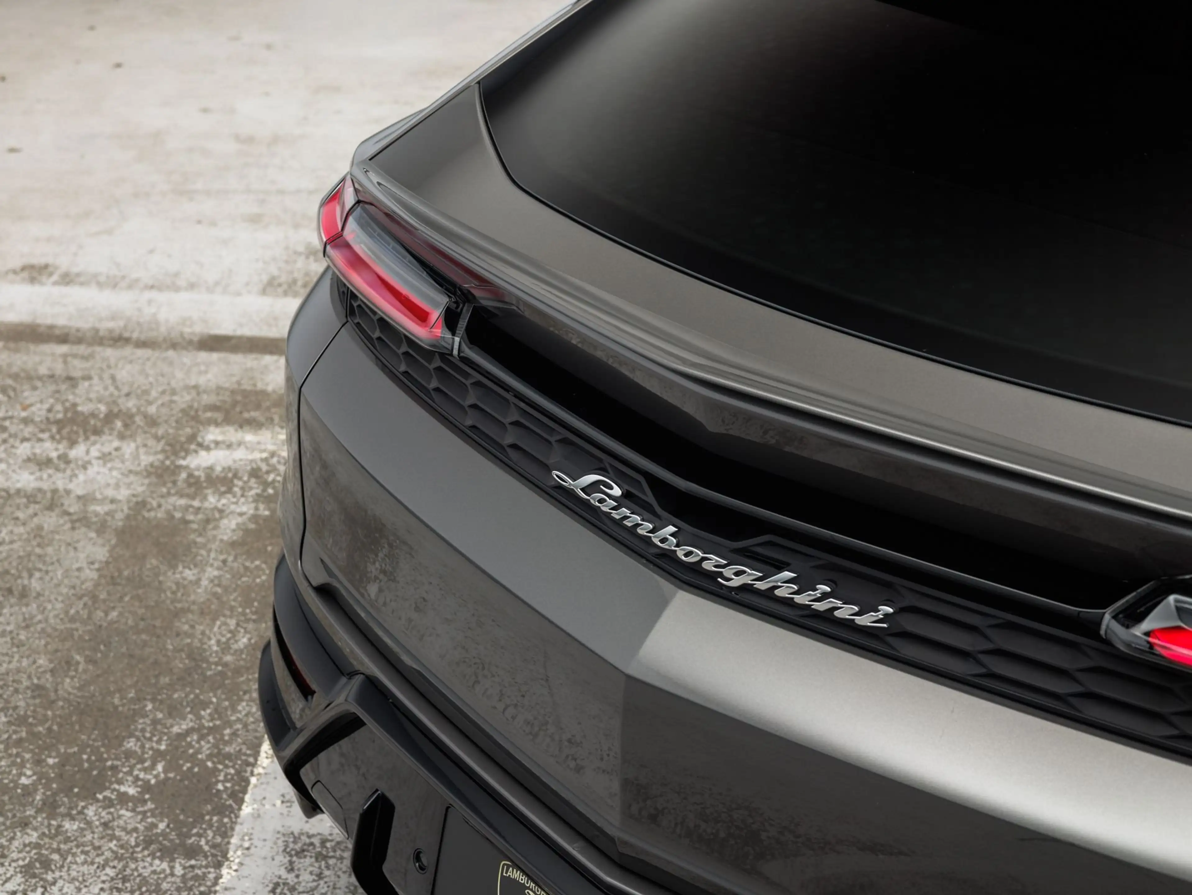 Lamborghini Urus SE — photo 5