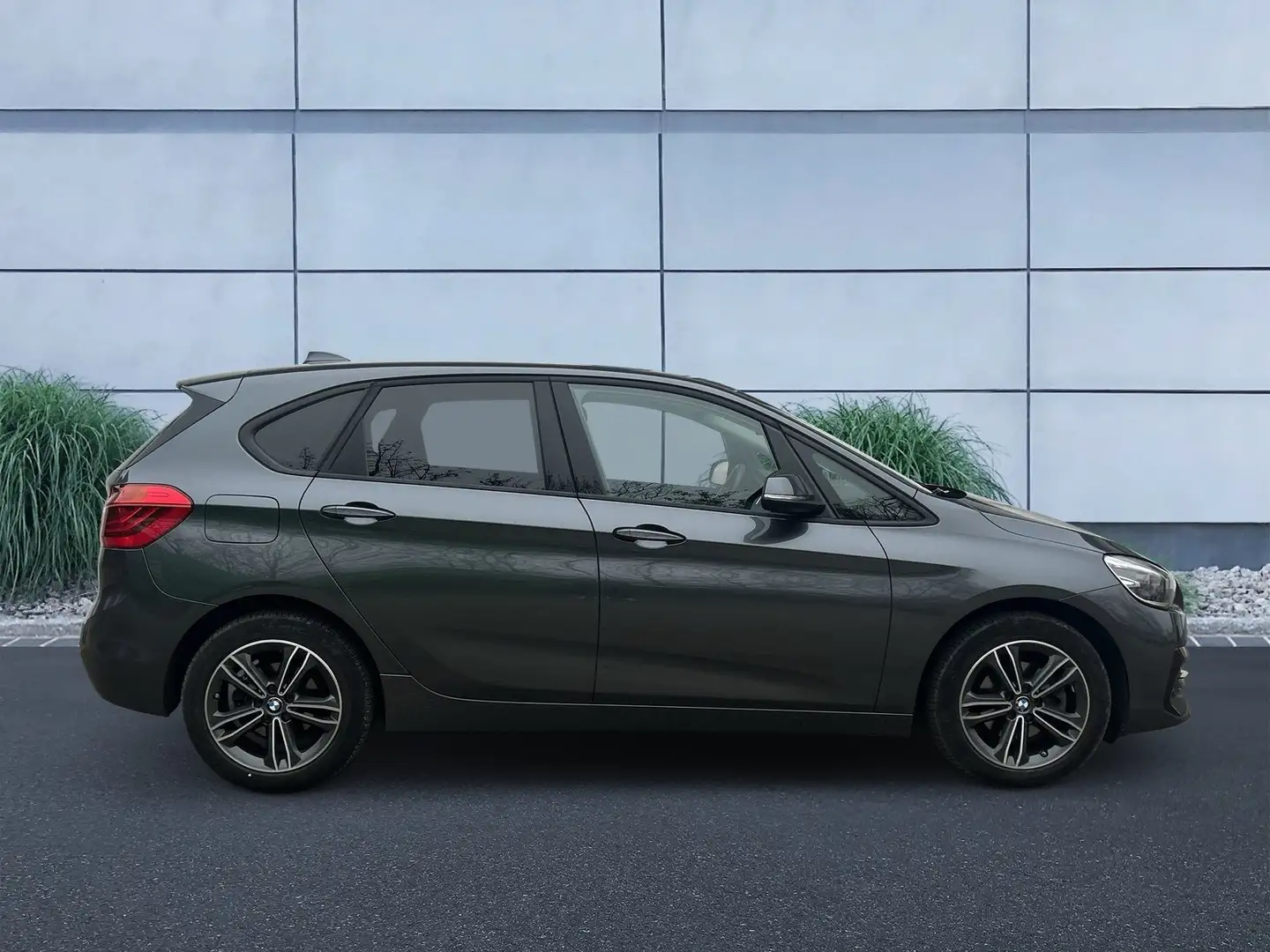 BMW 218 i Active Tourer Sport Line HiFi DAB LED RFK Grau - 2