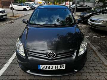 Auris 90D Active Active