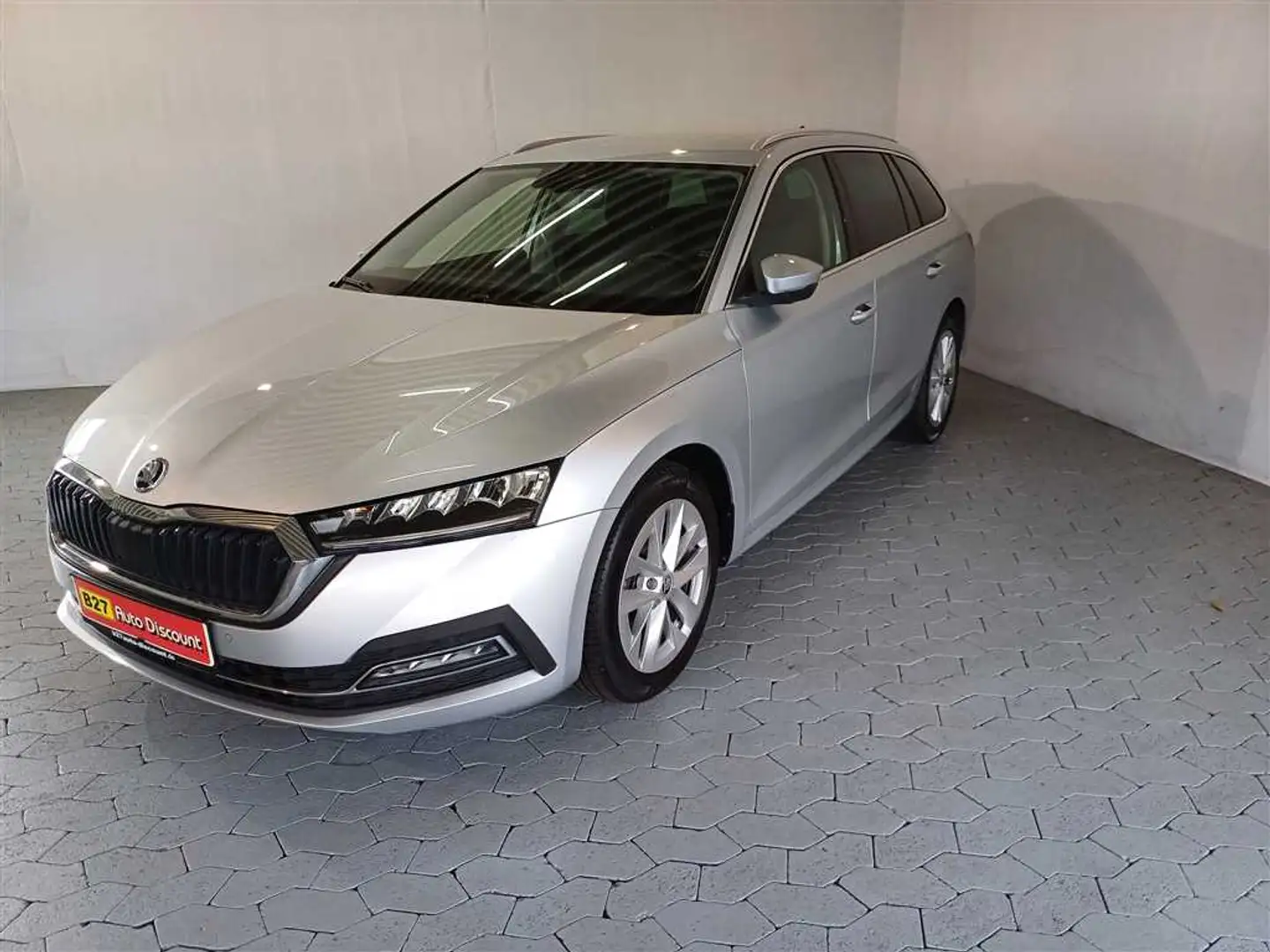 Skoda Octavia 2.0 TDI Style NAVI+HUD+SHZ Argent - 1