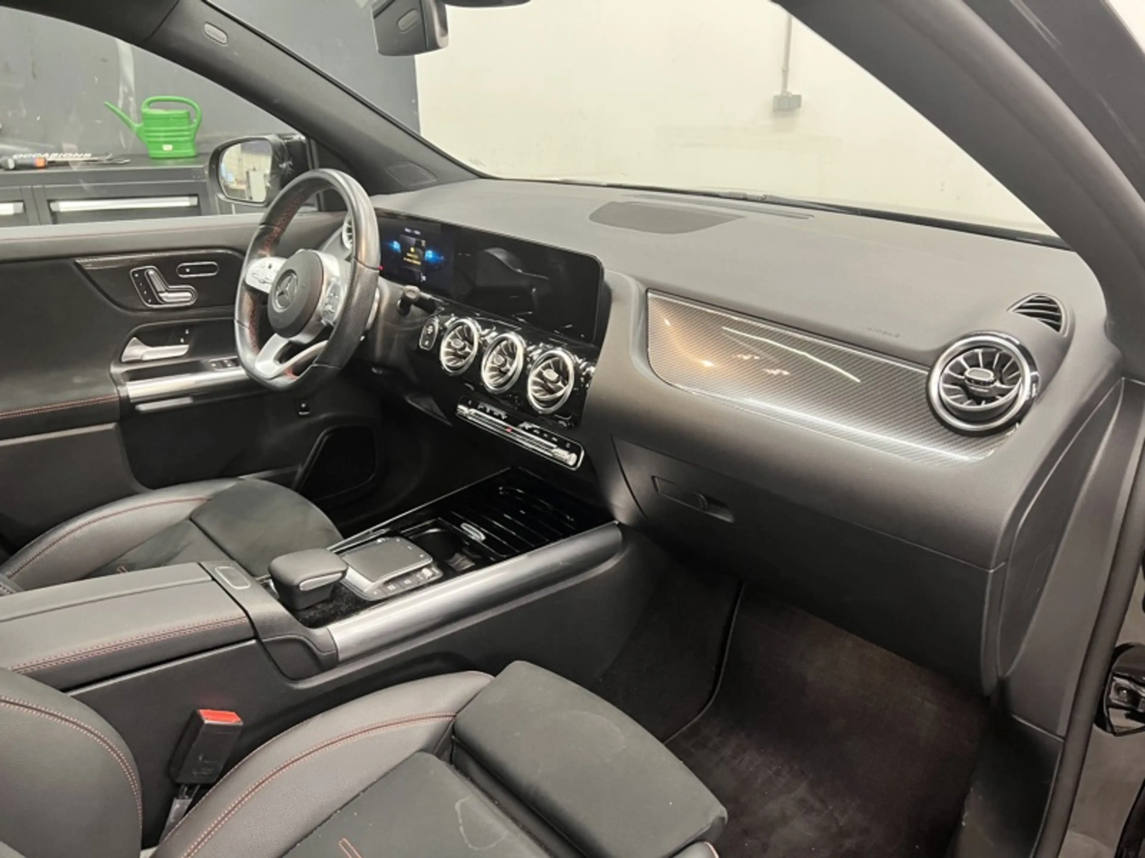 Mercedes-Benz GLA 180 AMG Line Toit Pano — photo 7