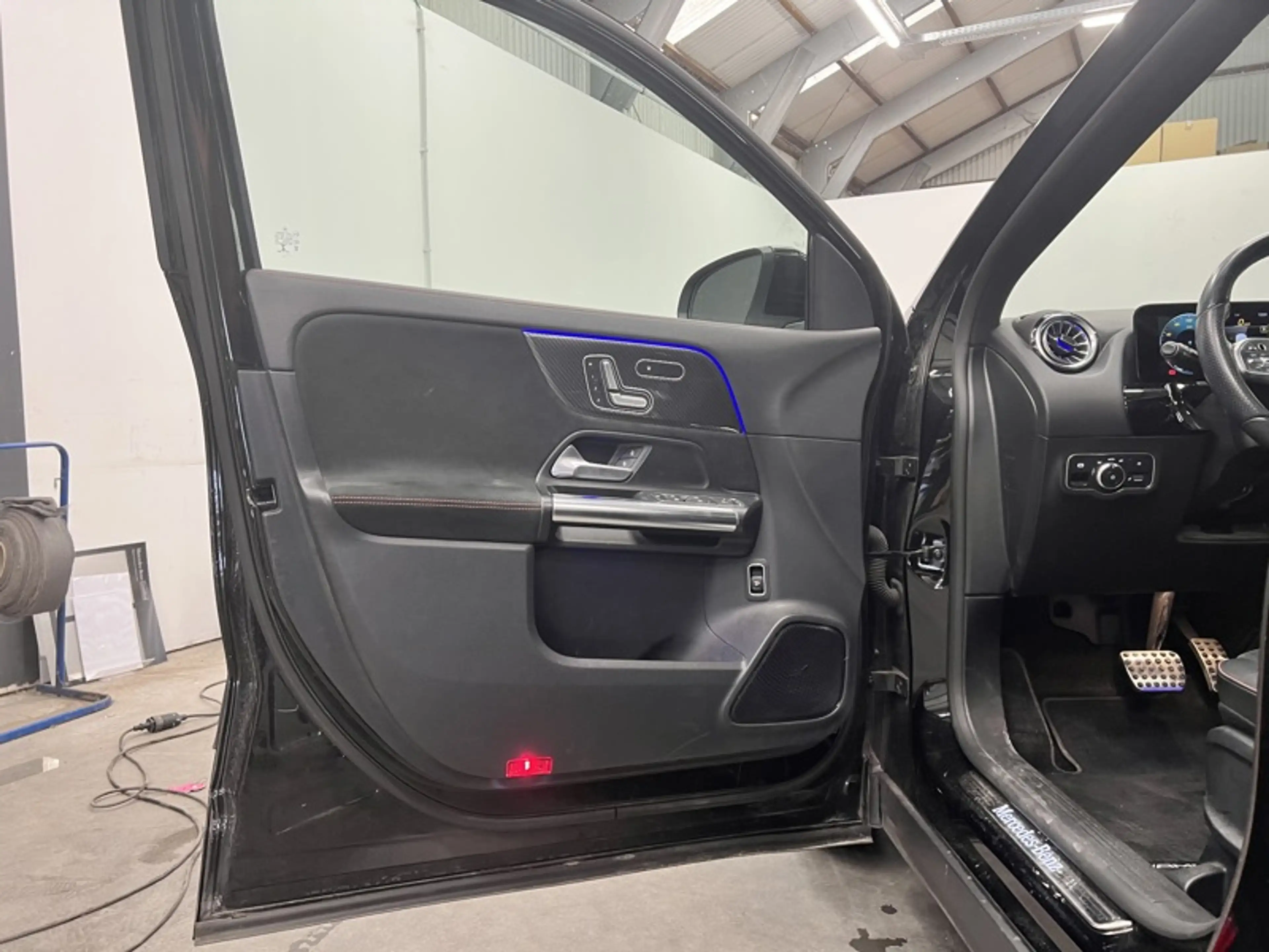 Mercedes-Benz GLA 180 AMG Line Toit Pano — photo 12