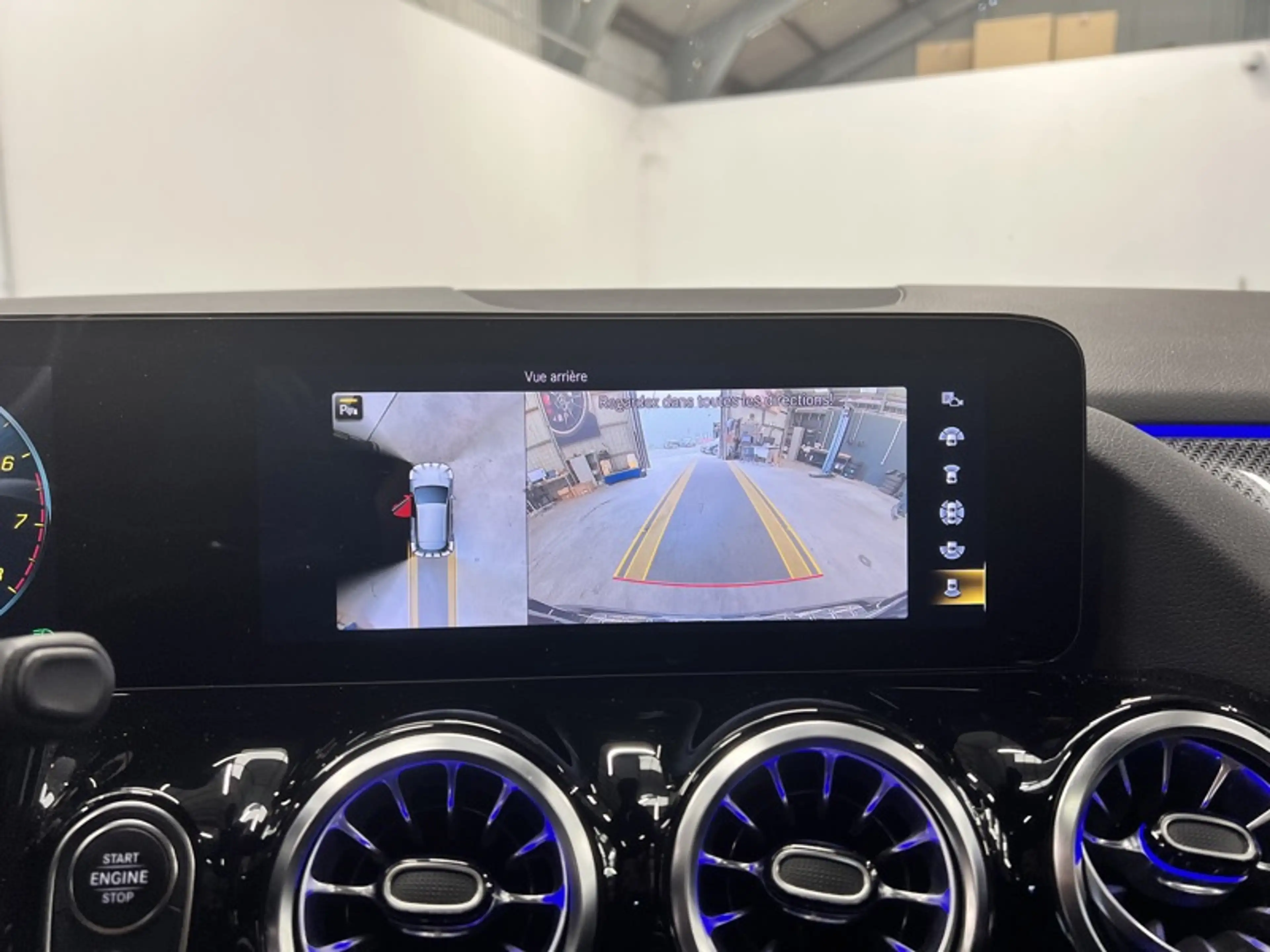 Mercedes-Benz GLA 180 AMG Line Toit Pano — photo 14